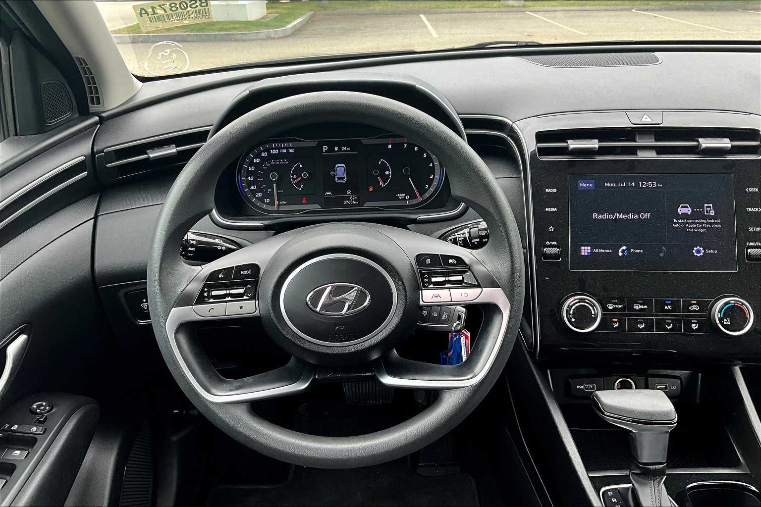 2022 Hyundai Tucson SE - Photo 17