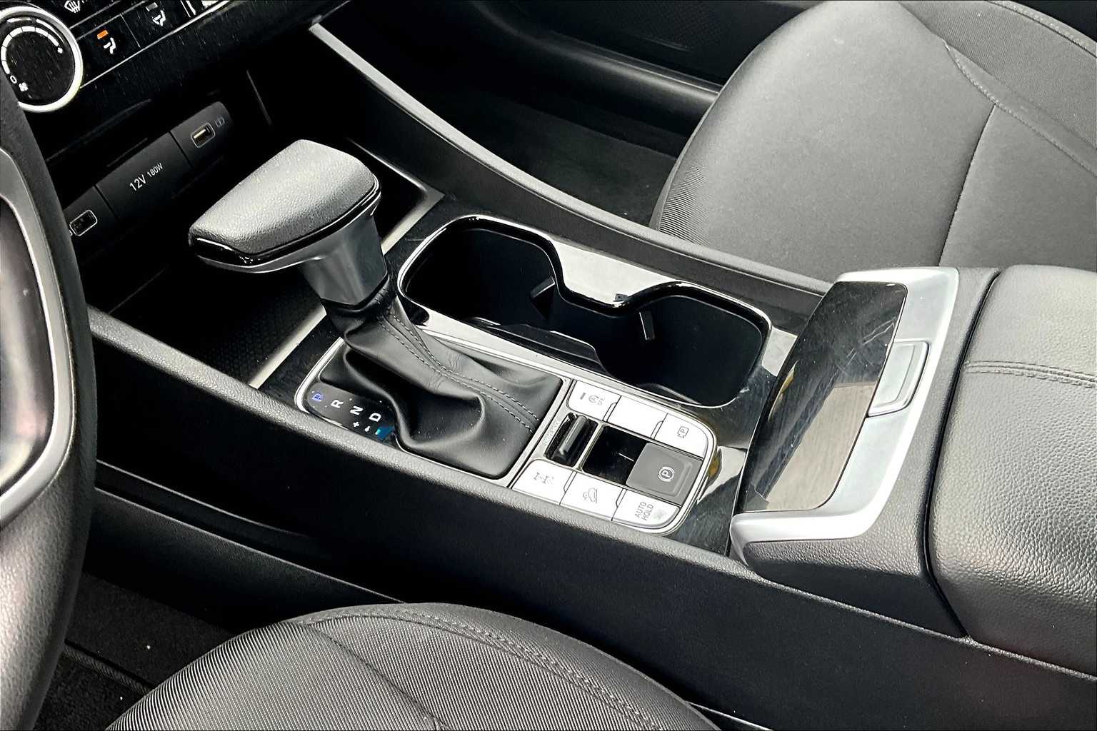 2022 Hyundai Tucson SE - Photo 20