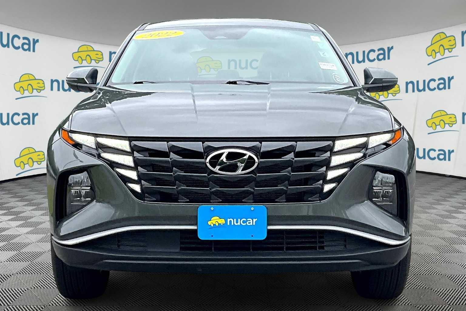2022 Hyundai Tucson SE - Photo 2