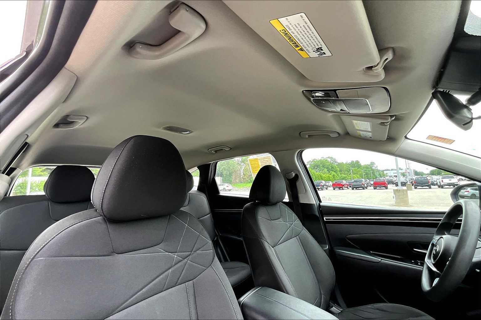 2022 Hyundai Tucson SE - Photo 22