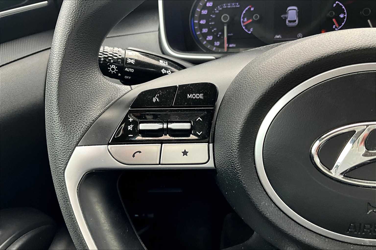 2022 Hyundai Tucson SE - Photo 23