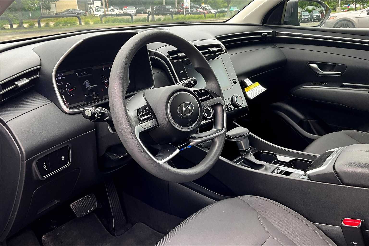 2022 Hyundai Tucson SE - Photo 8
