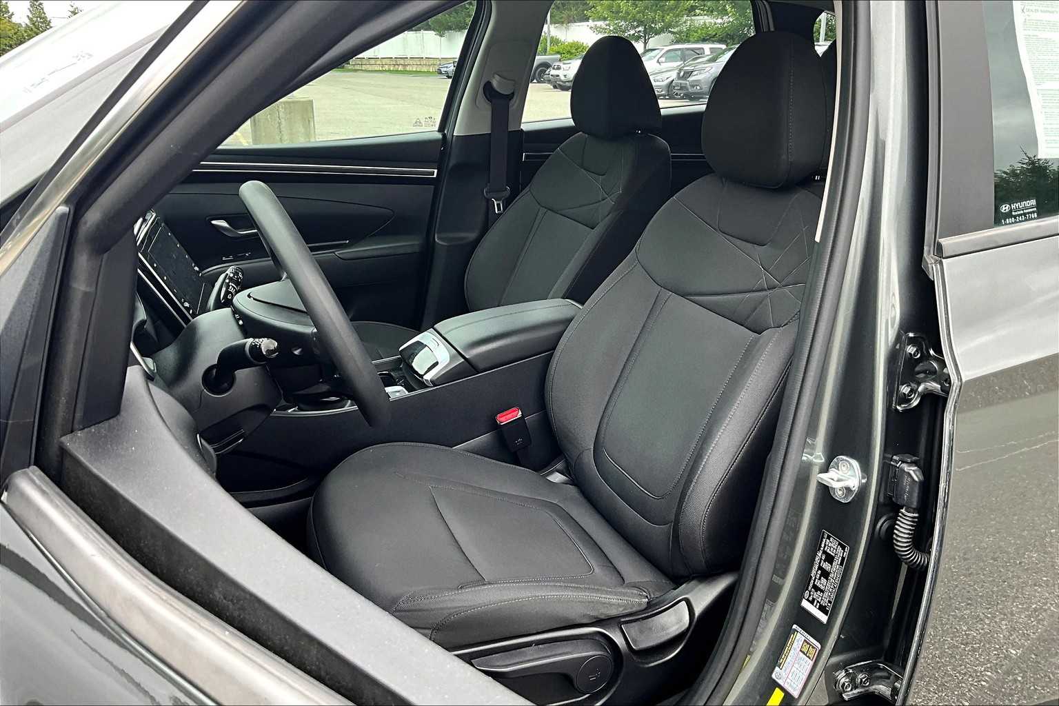 2022 Hyundai Tucson SE - Photo 10