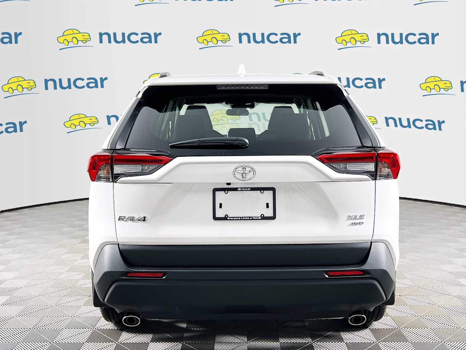 2025 Toyota RAV4 XLE - Photo 5