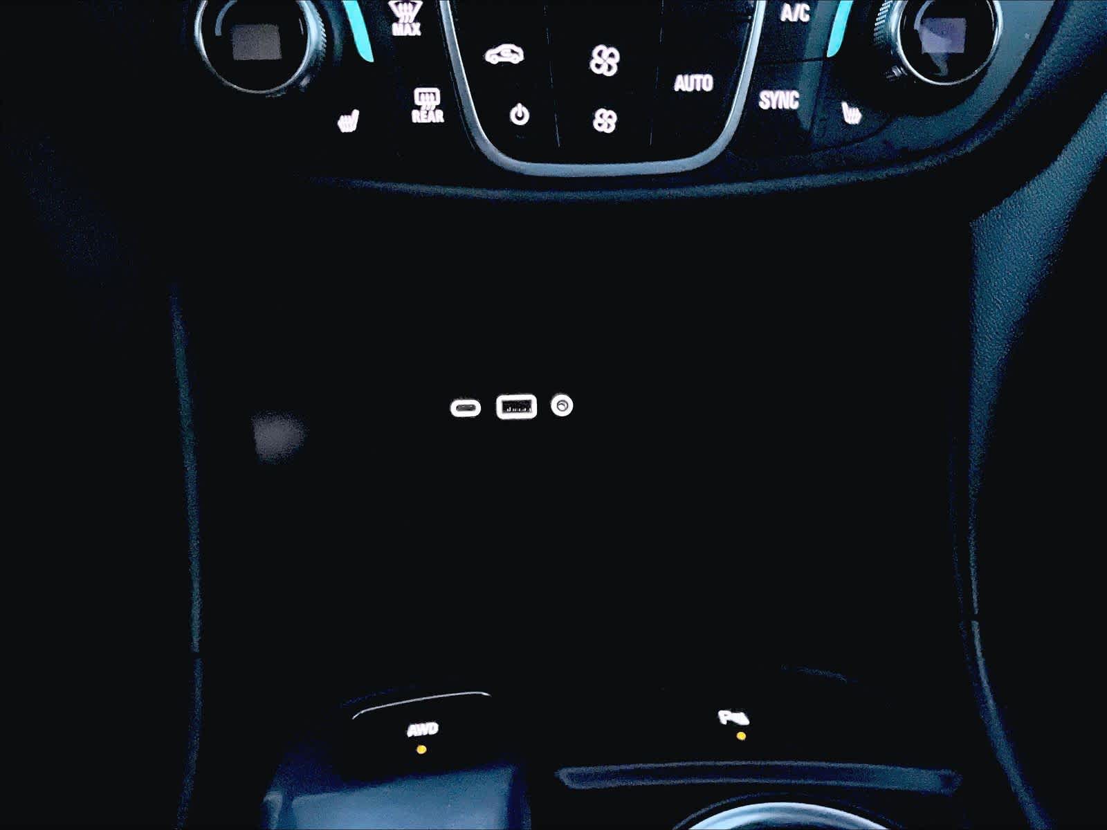 2022 Chevrolet Equinox LT - Photo 25