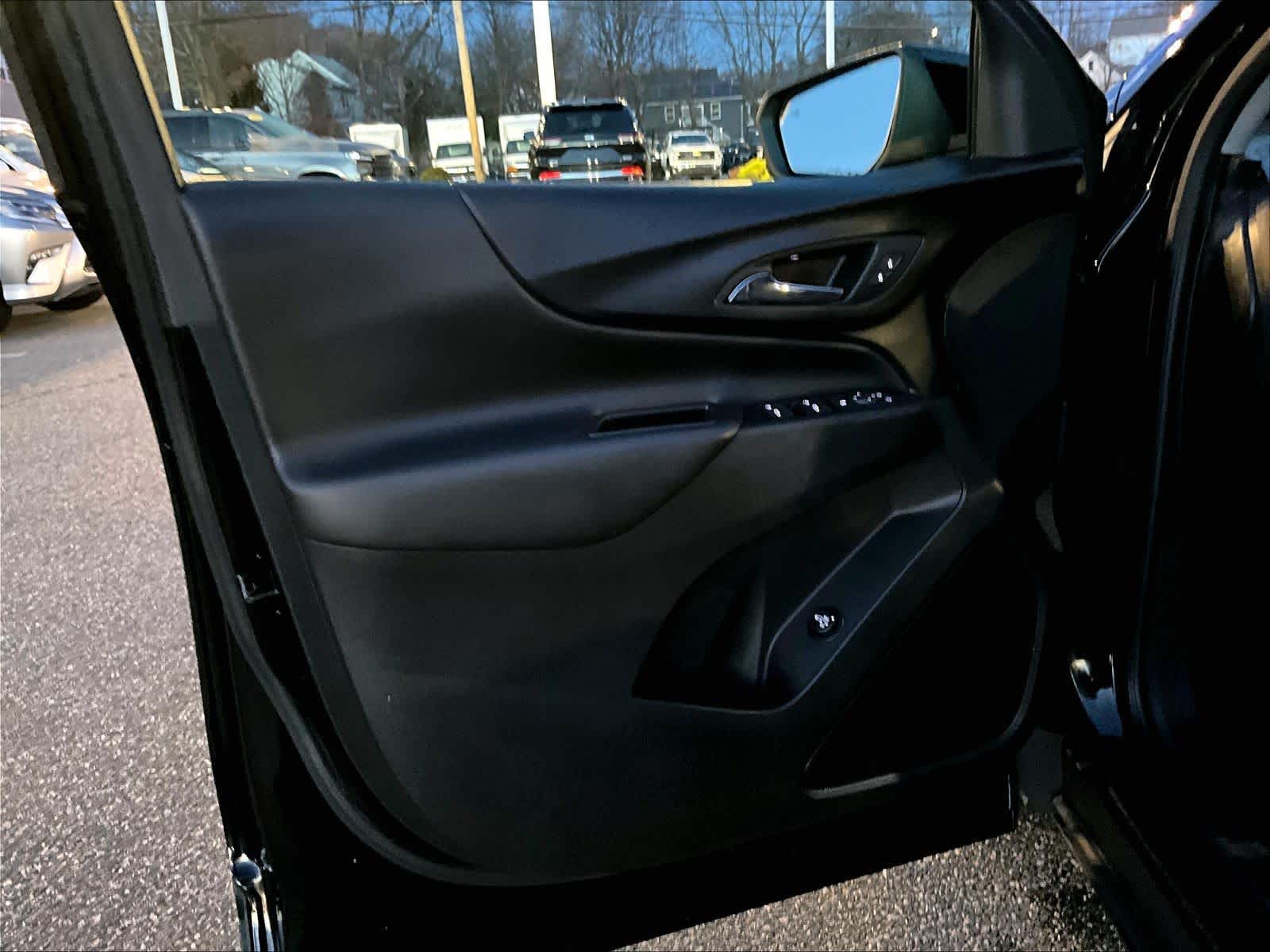 2022 Chevrolet Equinox LT - Photo 9