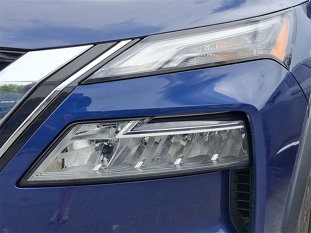 2021 Nissan Rogue SV - Photo 8