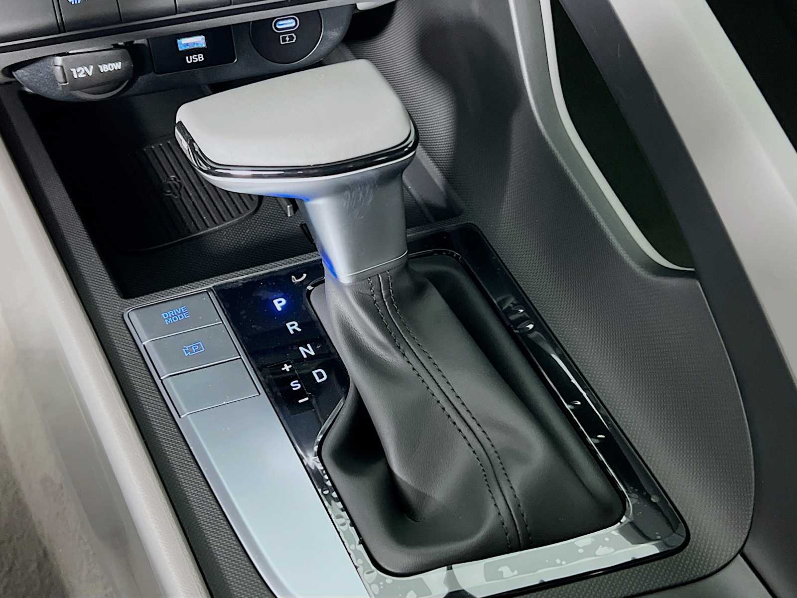2025 Hyundai Elantra SEL Sport - Photo 11