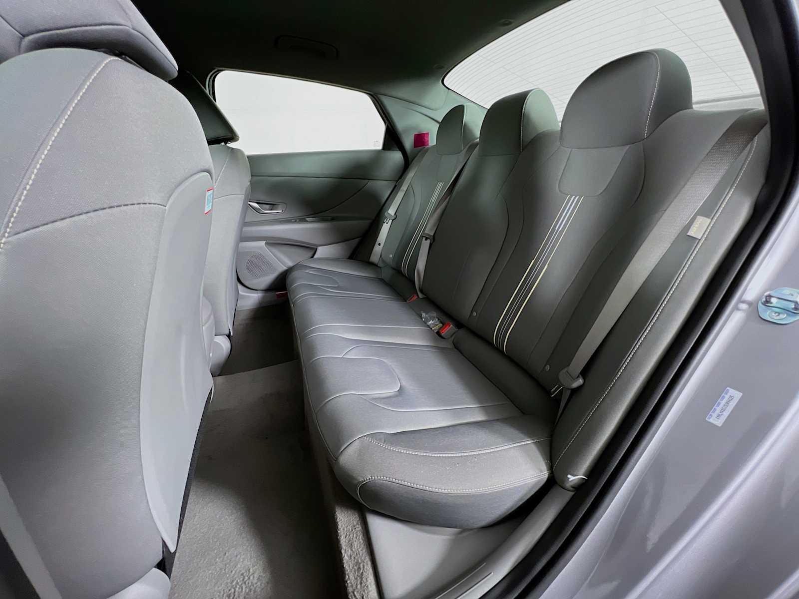 2025 Hyundai Elantra SEL Sport - Photo 13