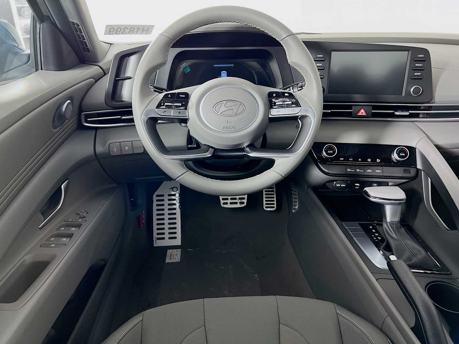 2025 Hyundai Elantra SEL Sport - Photo 14