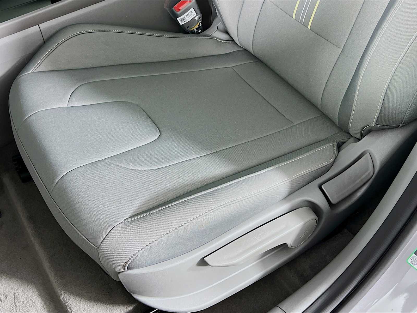 2025 Hyundai Elantra SEL Sport - Photo 16