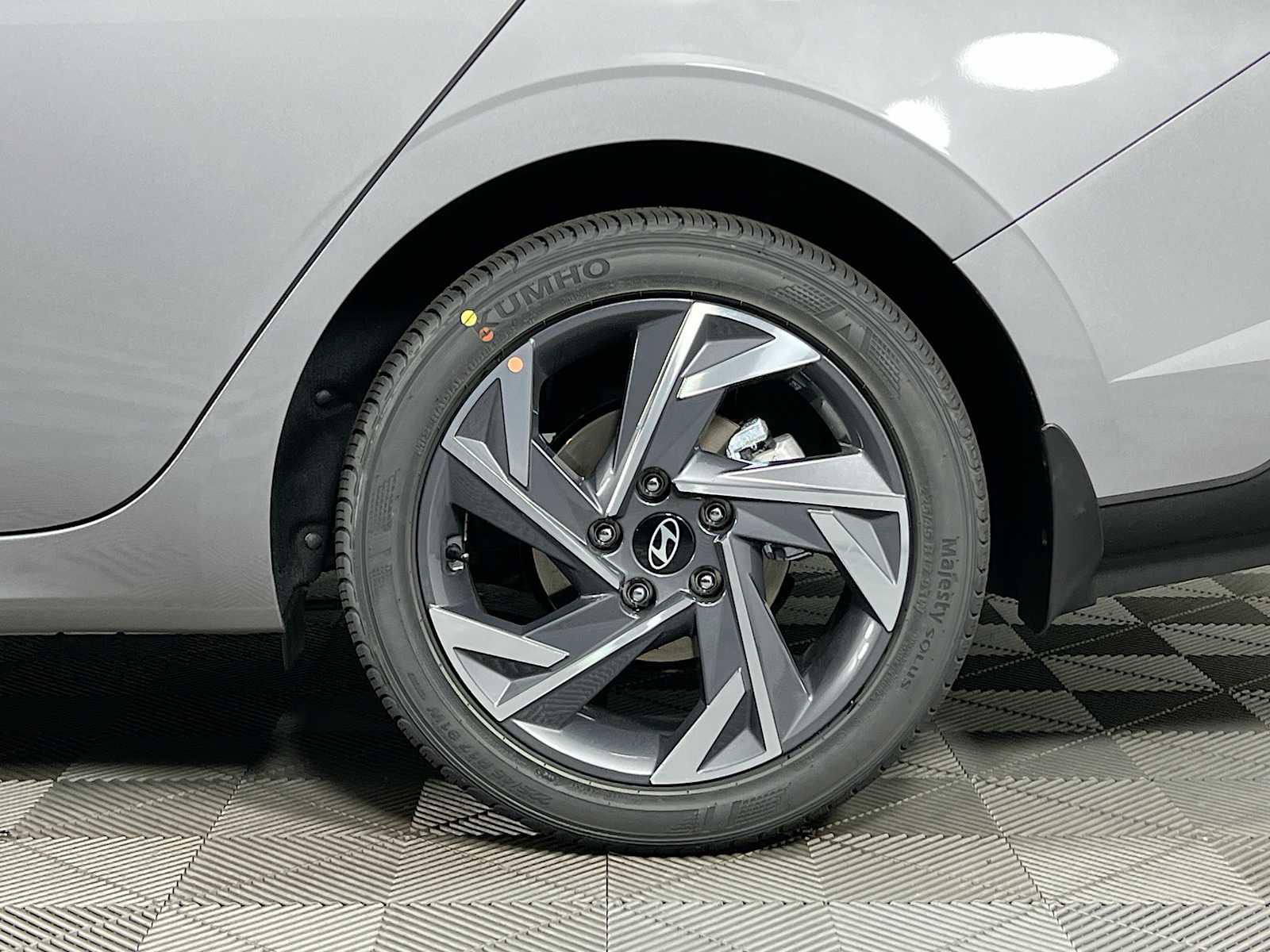 2025 Hyundai Elantra SEL Sport - Photo 18