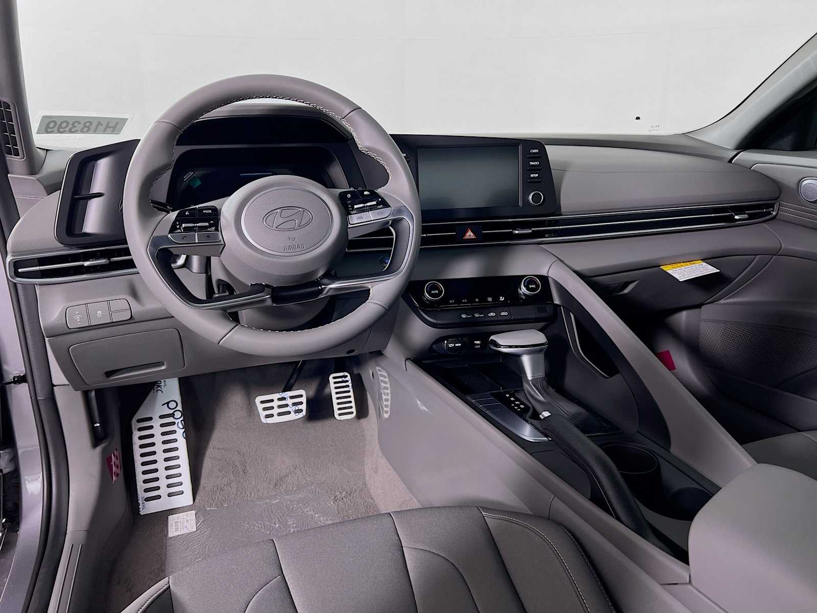 2025 Hyundai Elantra SEL Sport - Photo 6