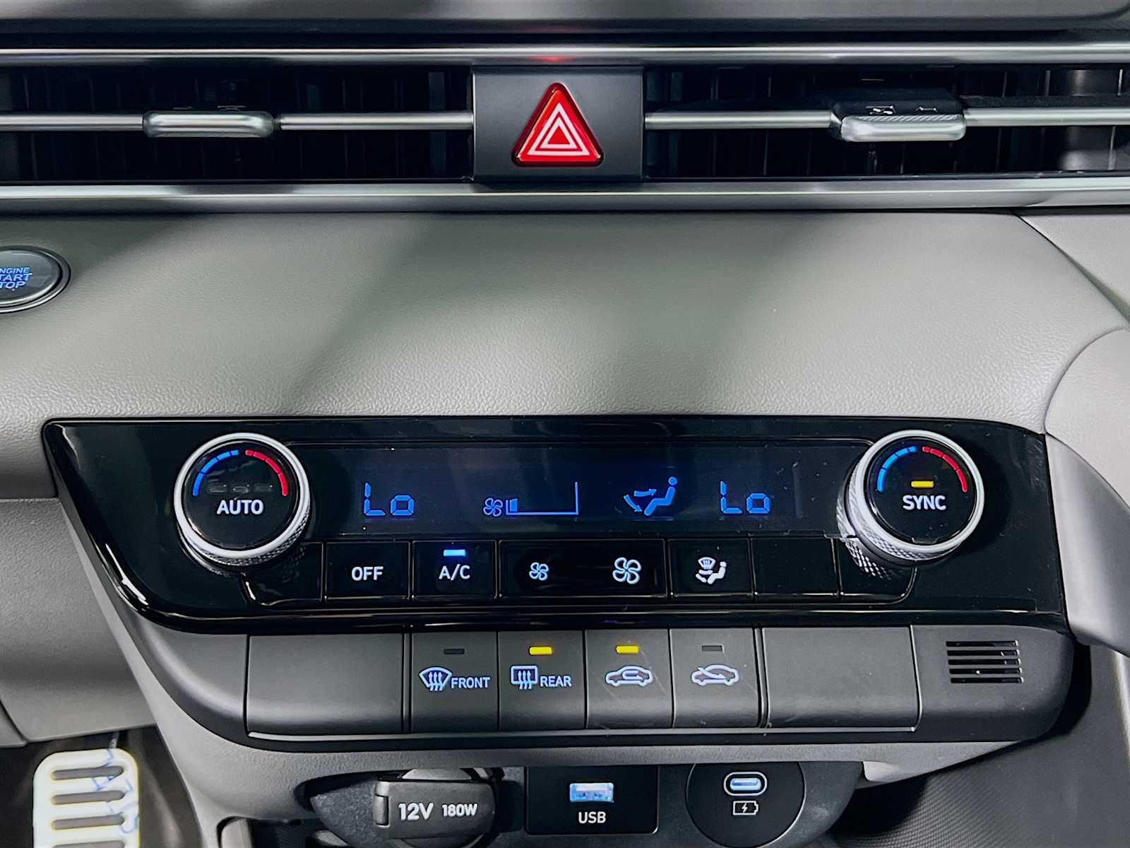 2025 Hyundai Elantra SEL Sport - Photo 10