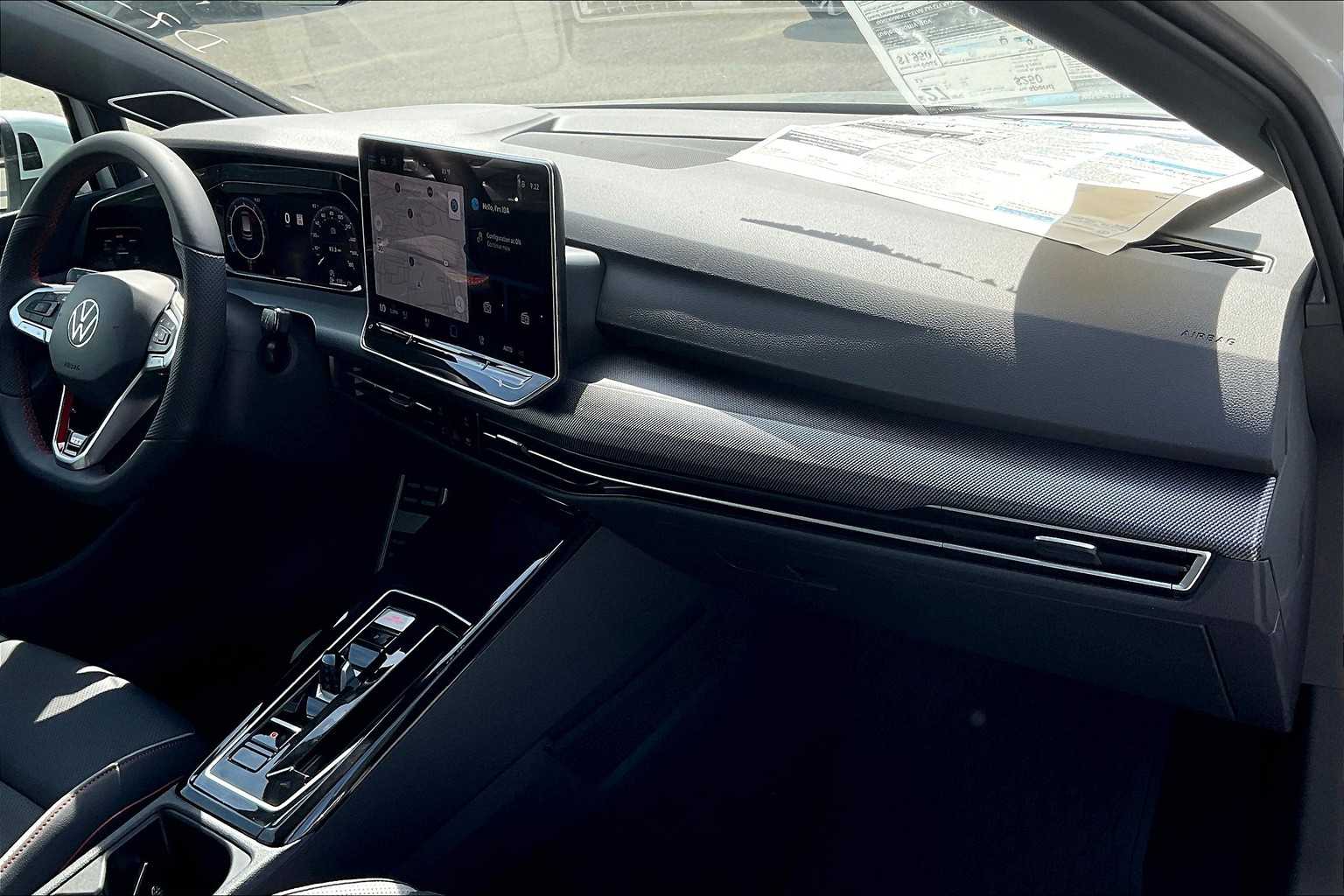 2025 Volkswagen Golf GTI SE - Photo 10