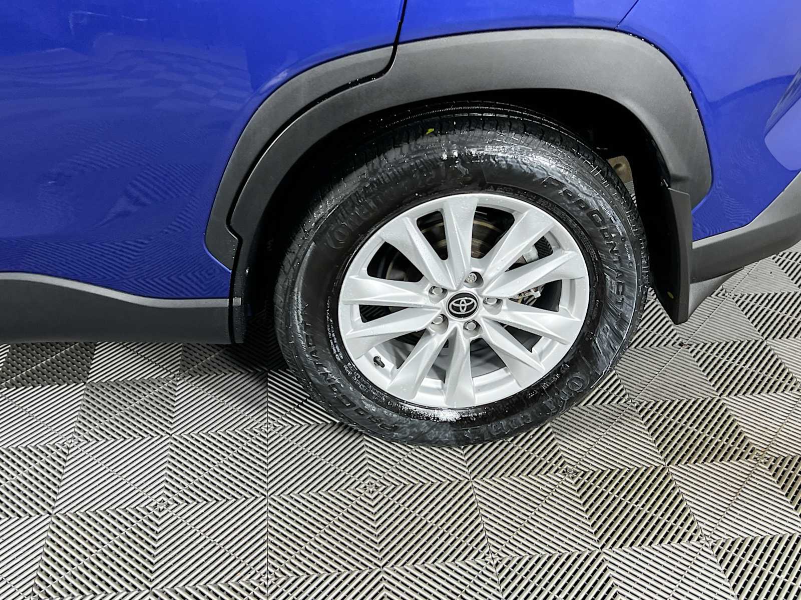 2022 Toyota Corolla Cross LE - Photo 29