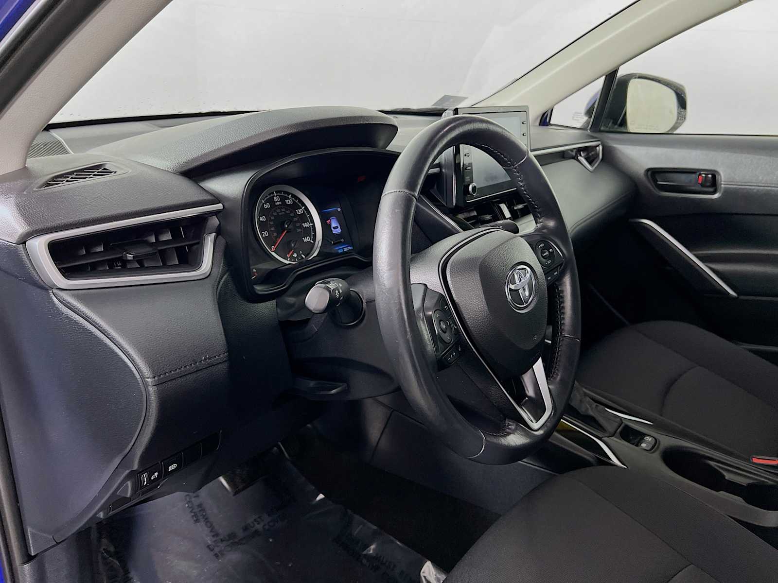 2022 Toyota Corolla Cross LE - Photo 9