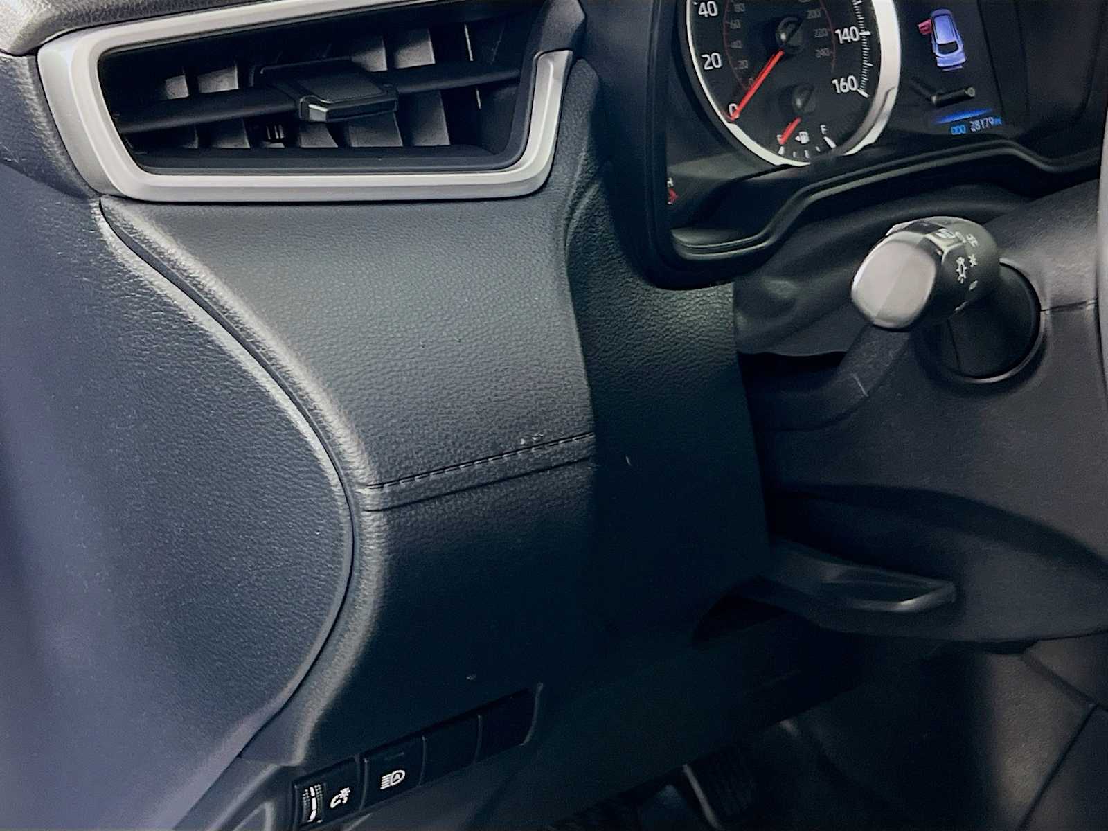 2022 Toyota Corolla Cross LE - Photo 10