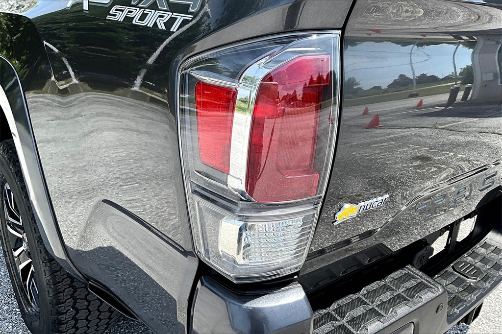 2020 Toyota Tacoma TRD Sport - Photo 35
