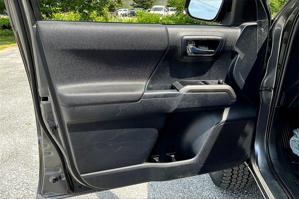 2020 Toyota Tacoma TRD Sport - Photo 9