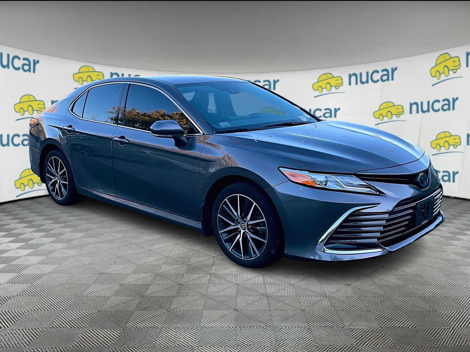 2022 Toyota Camry Hybrid XLE