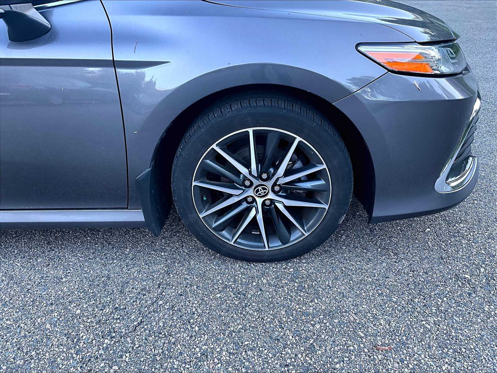 2022 Toyota Camry Hybrid XLE - Photo 4