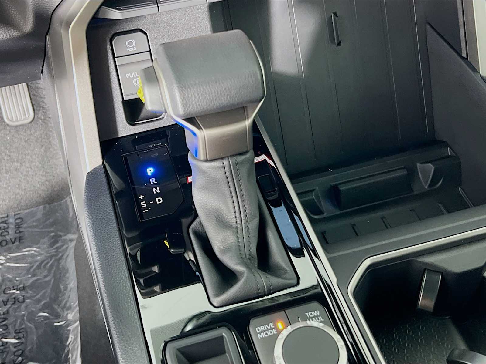 2025 Toyota Tundra SR5 - Photo 11