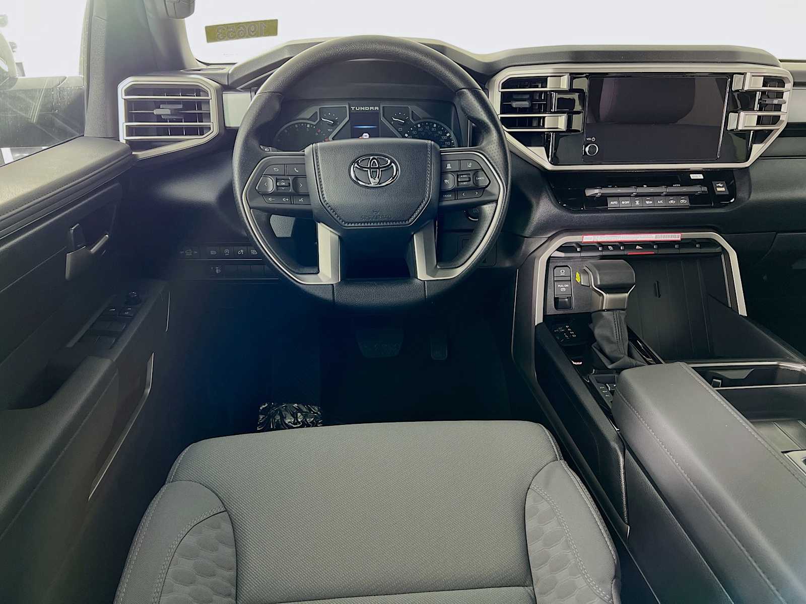 2025 Toyota Tundra SR5 - Photo 15