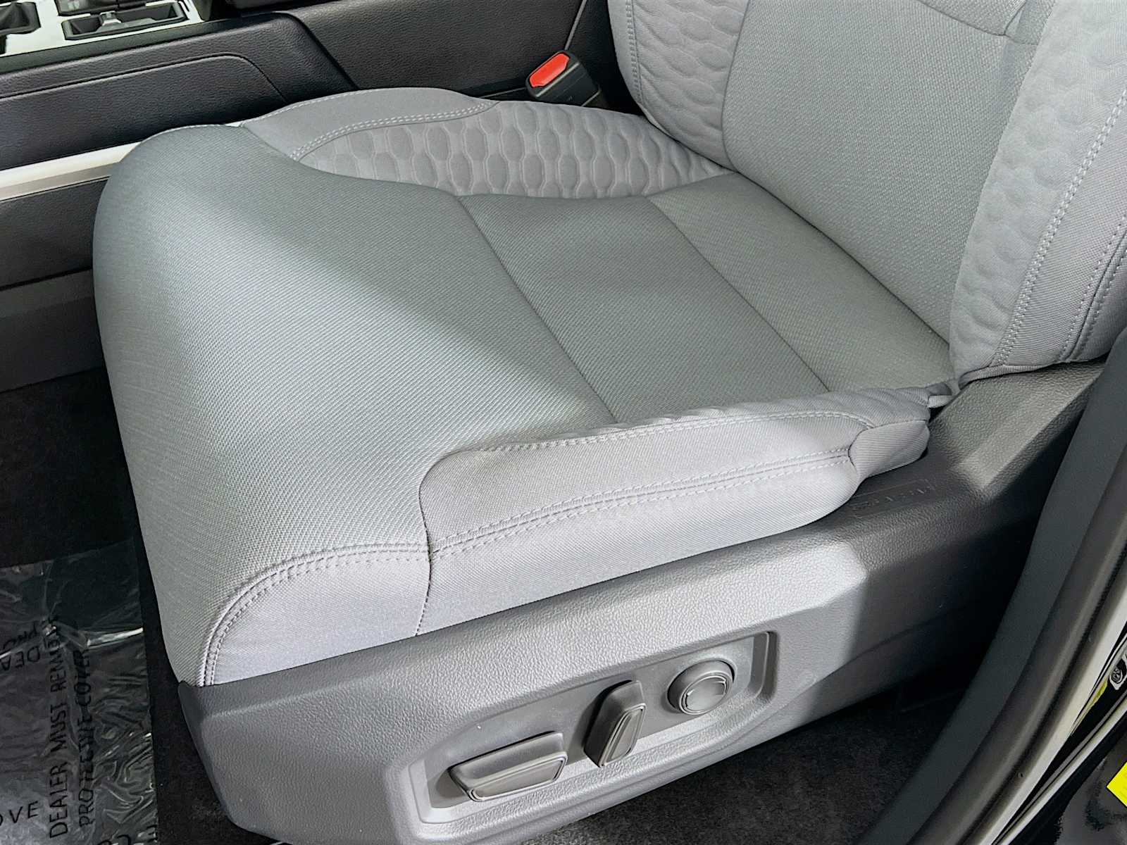 2025 Toyota Tundra SR5 - Photo 17