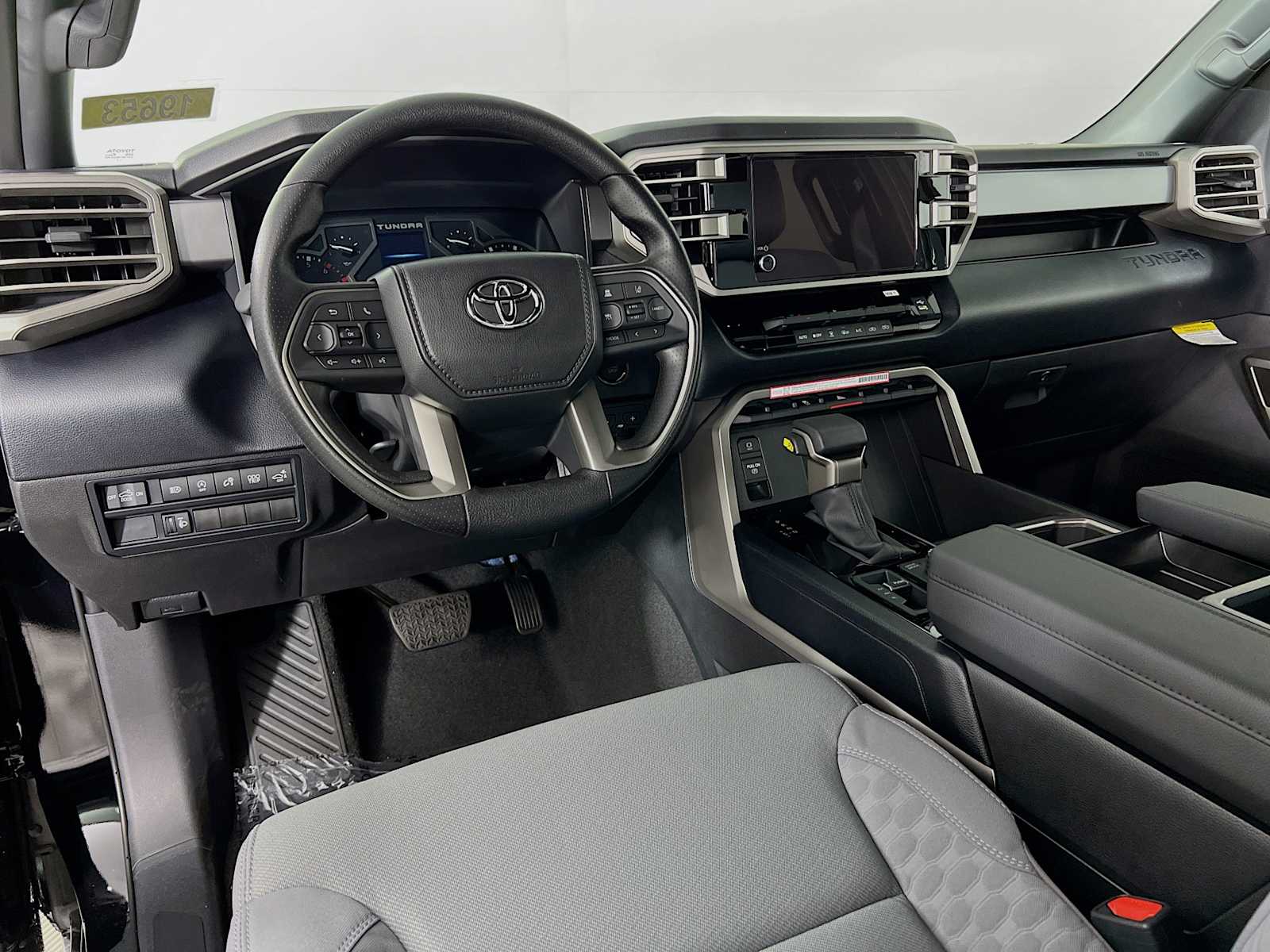 2025 Toyota Tundra SR5 - Photo 6