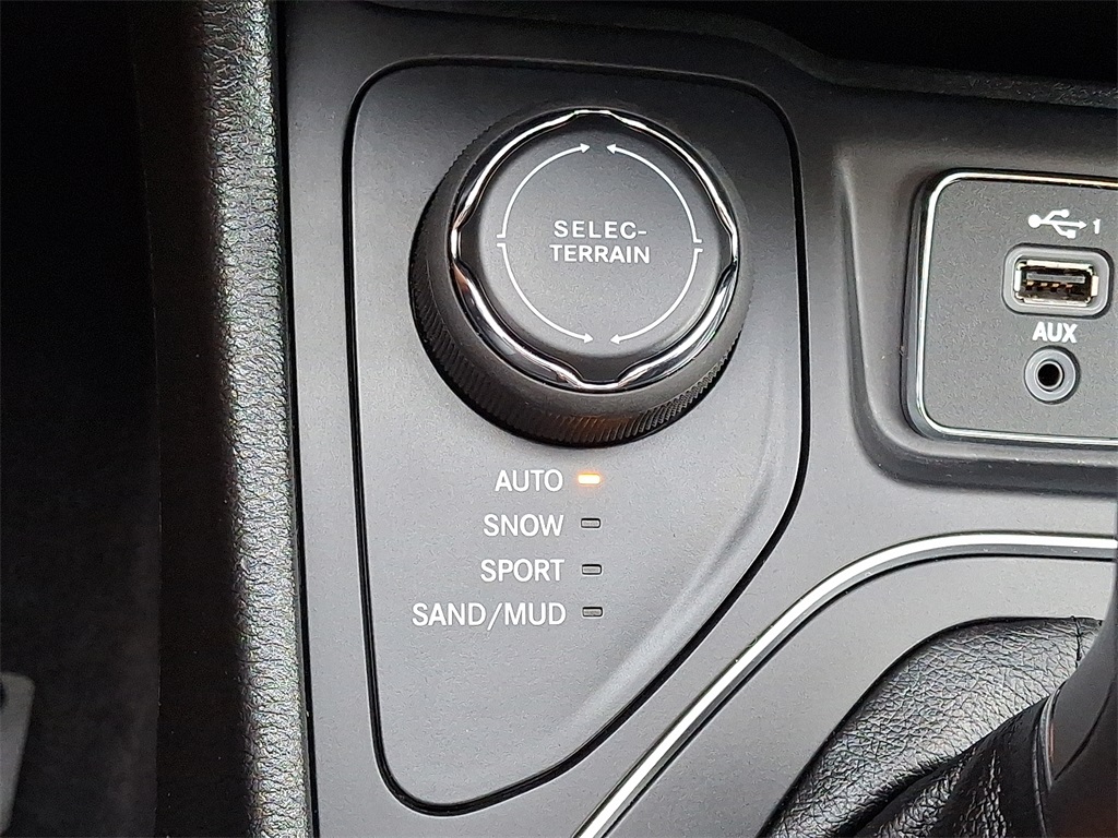 2022 Jeep Cherokee Latitude Lux - Photo 23