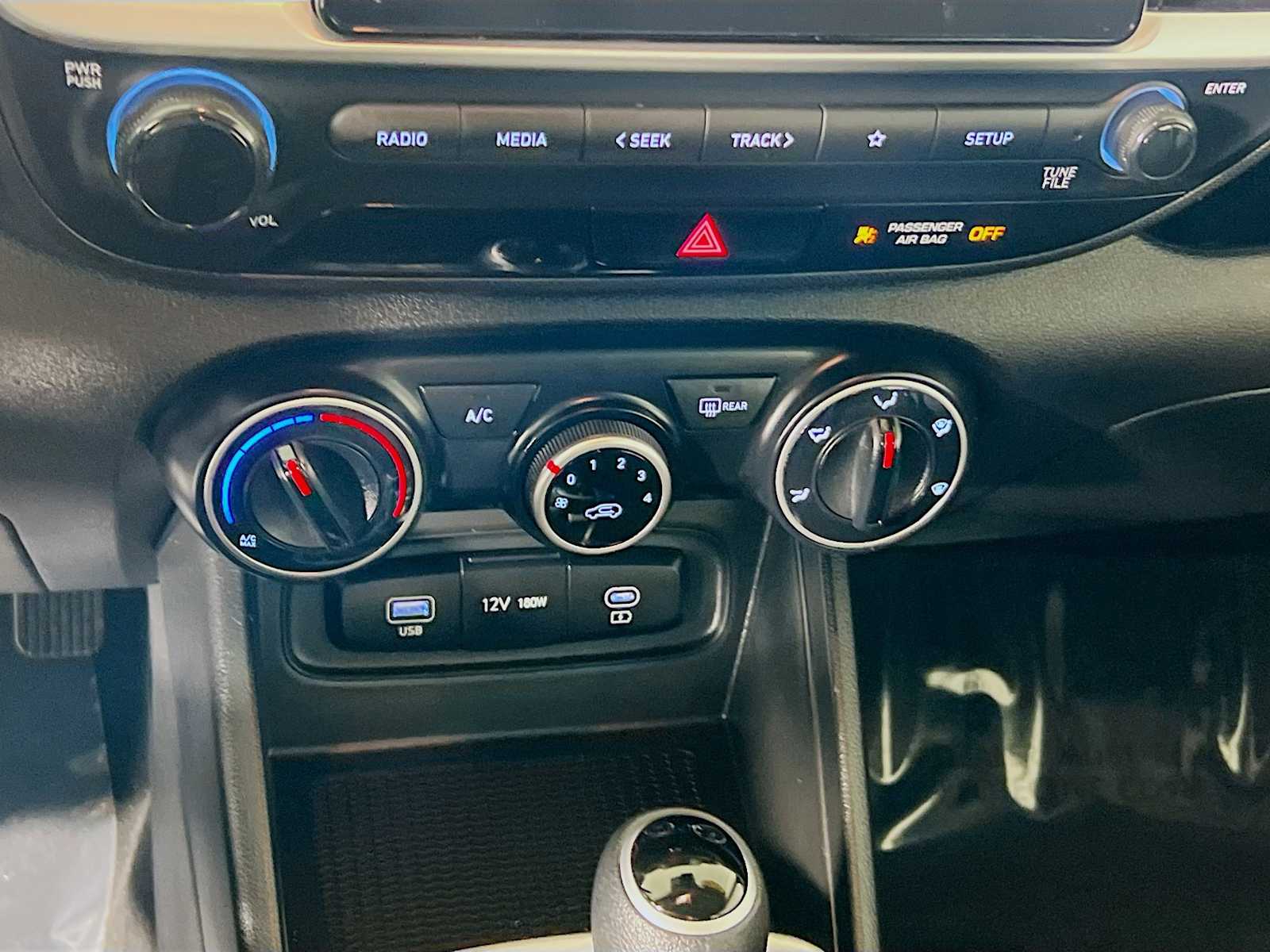2024 Hyundai Venue SE - Photo 15