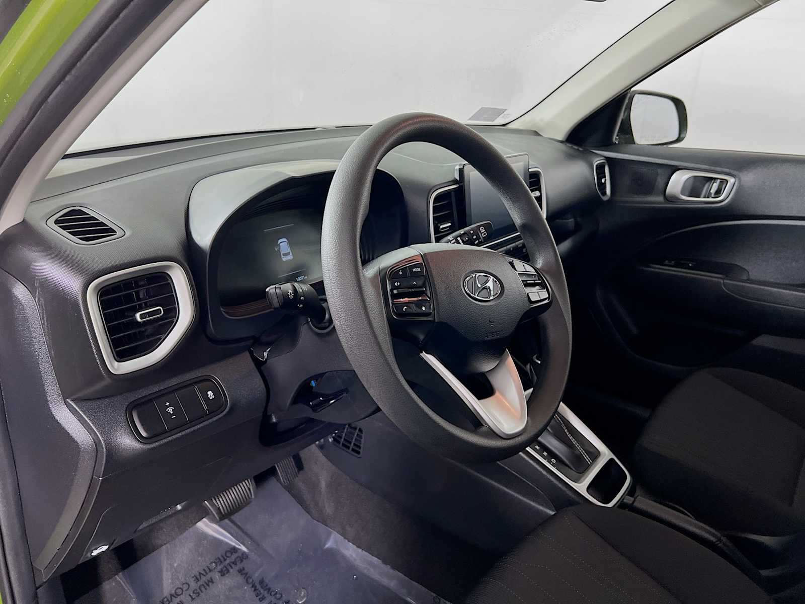 2024 Hyundai Venue SE - Photo 9