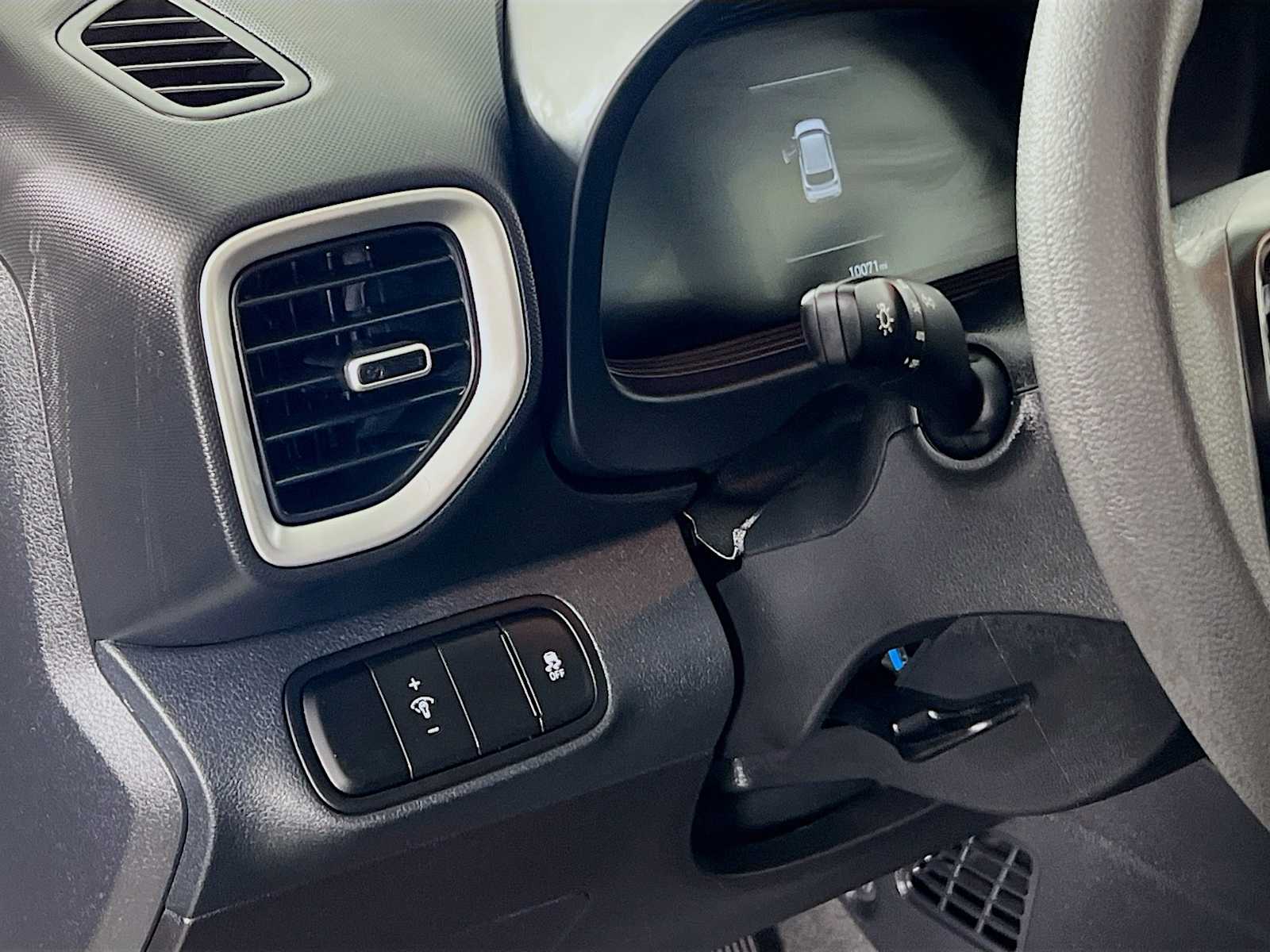 2024 Hyundai Venue SE - Photo 10