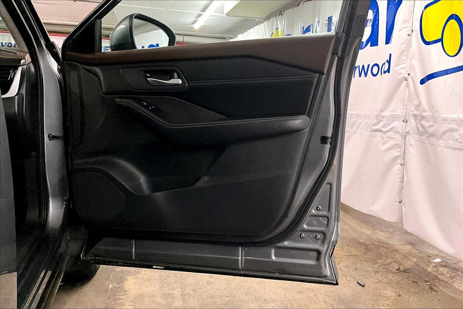 2023 Nissan Rogue SL - Photo 12