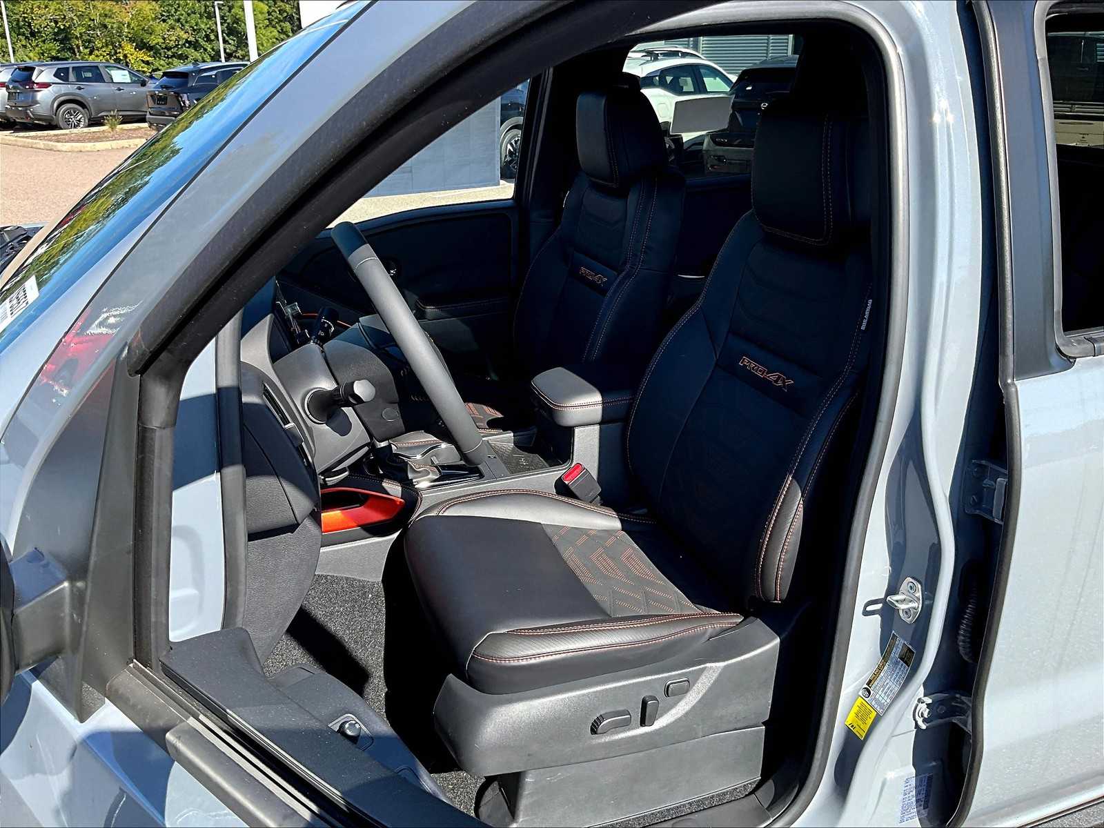 2025 Nissan Frontier PRO-4X - Photo 11