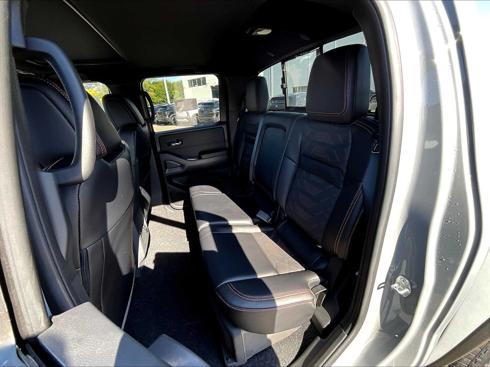 2025 Nissan Frontier PRO-4X - Photo 15
