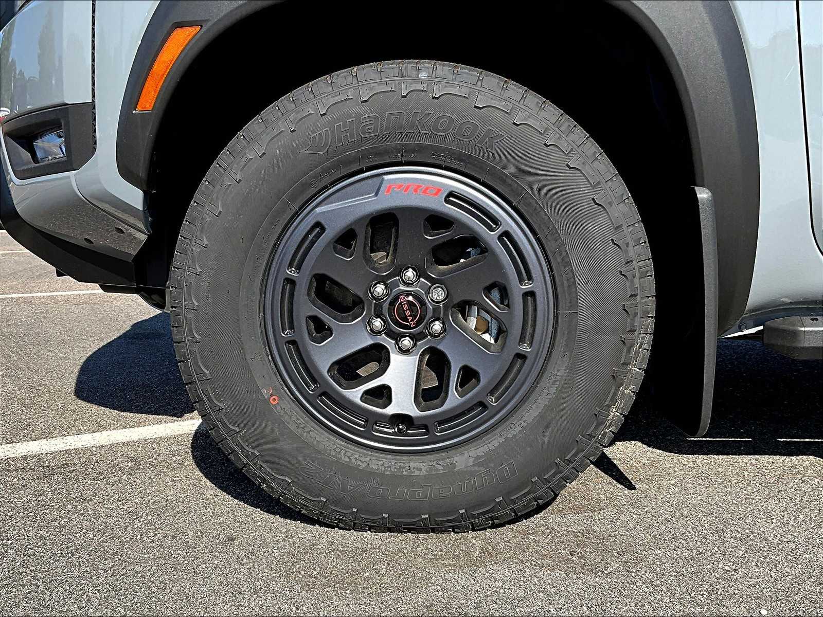 2025 Nissan Frontier PRO-4X - Photo 8