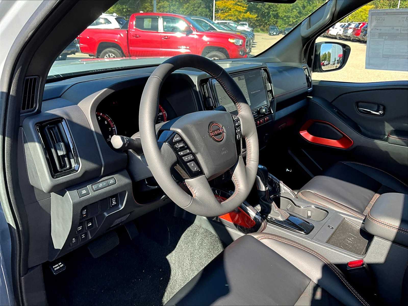 2025 Nissan Frontier PRO-4X - Photo 9
