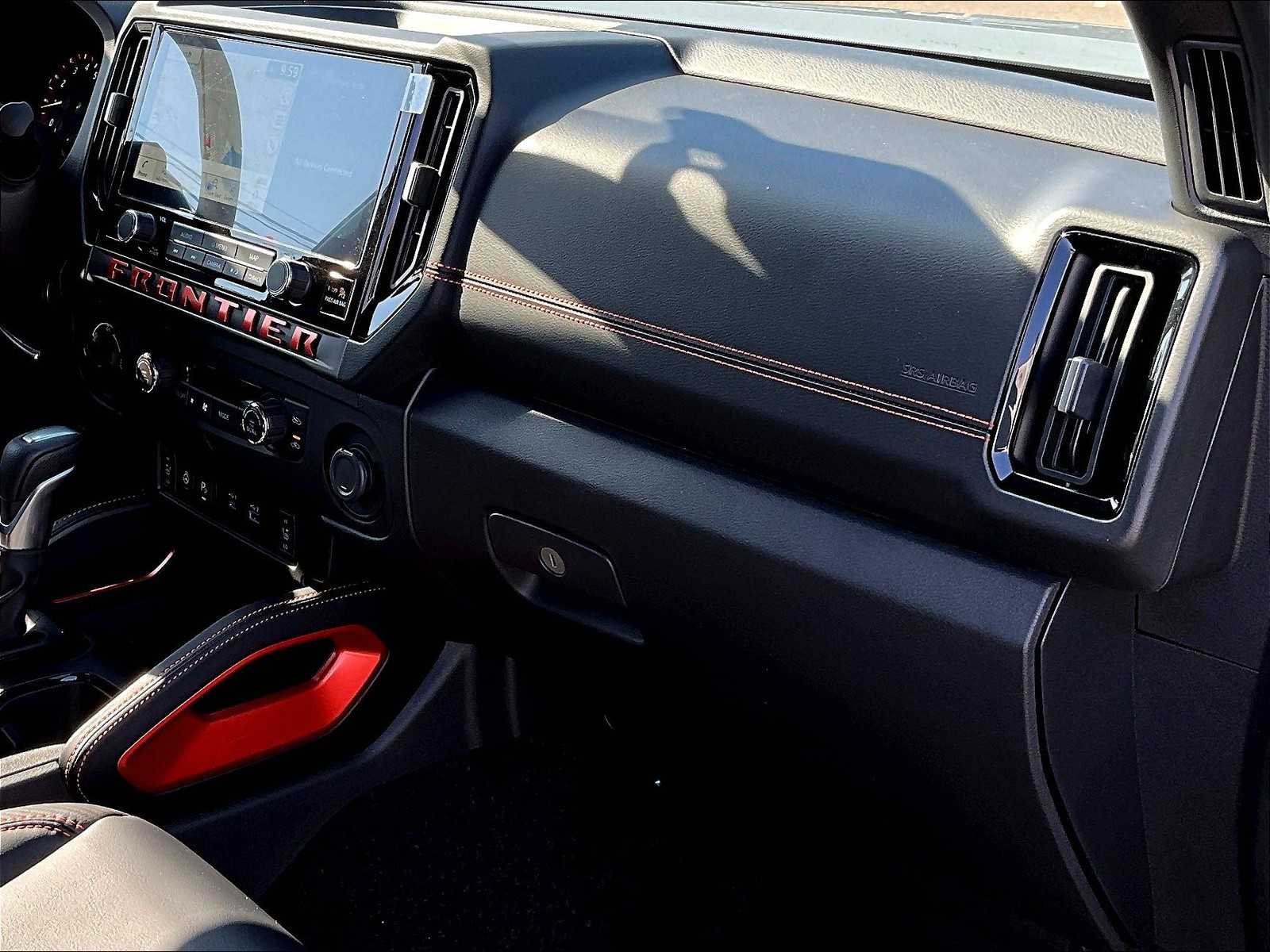 2025 Nissan Frontier PRO-4X - Photo 10