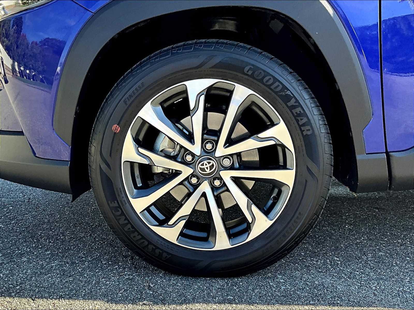 2023 Toyota Corolla Cross XLE - Photo 7