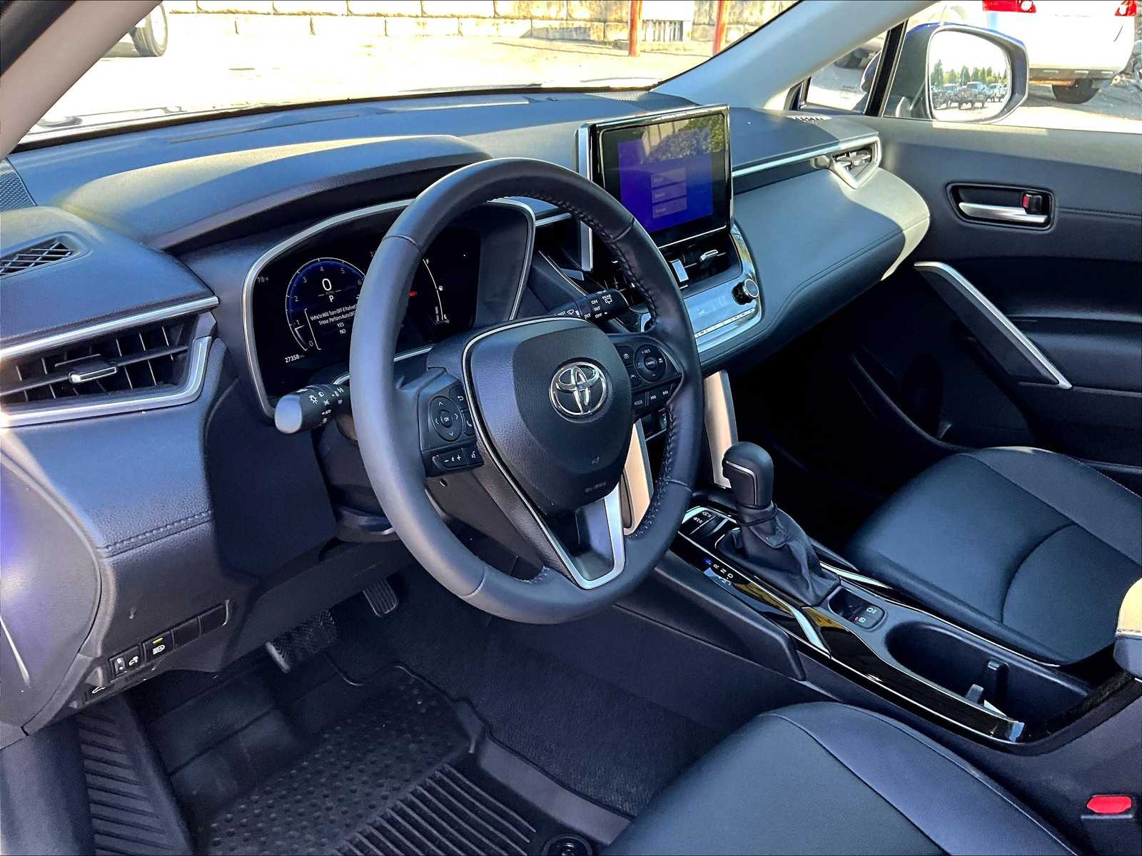 2023 Toyota Corolla Cross XLE - Photo 8