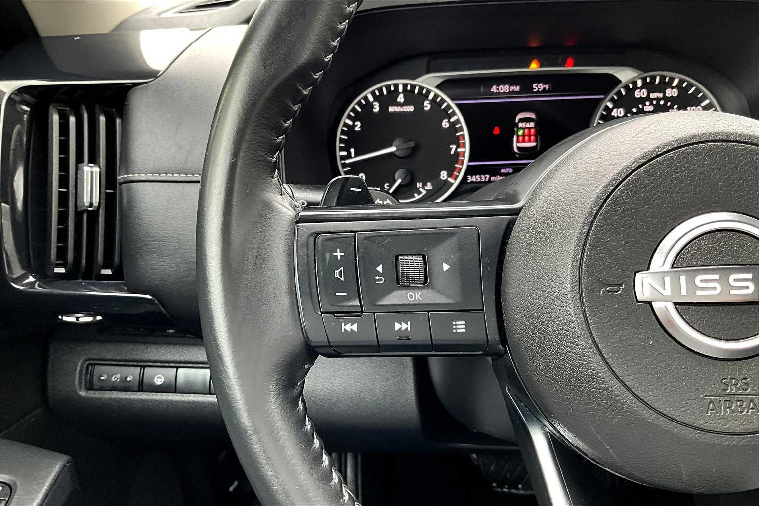 2024 Nissan Pathfinder SV - Photo 23
