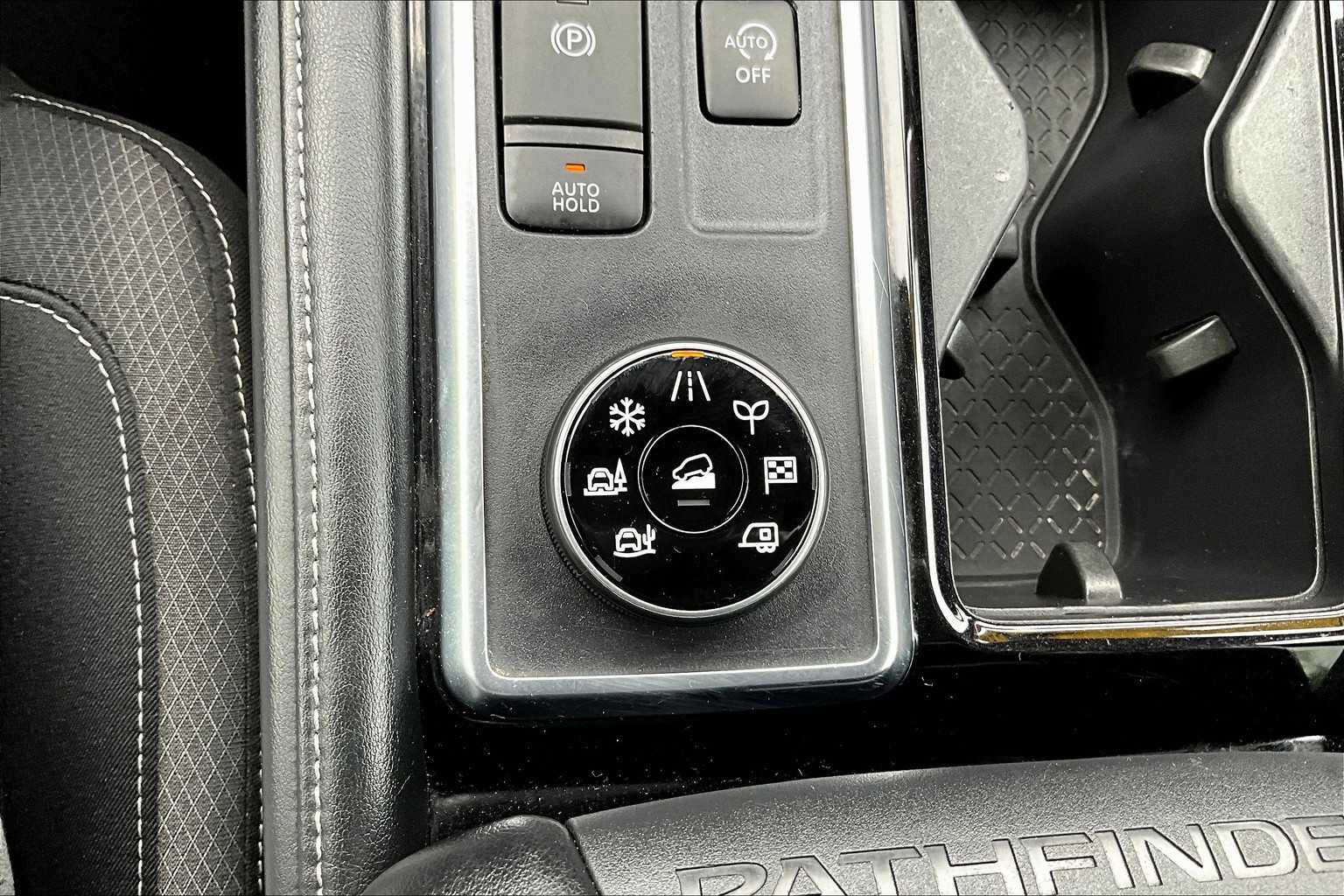 2024 Nissan Pathfinder SV - Photo 27