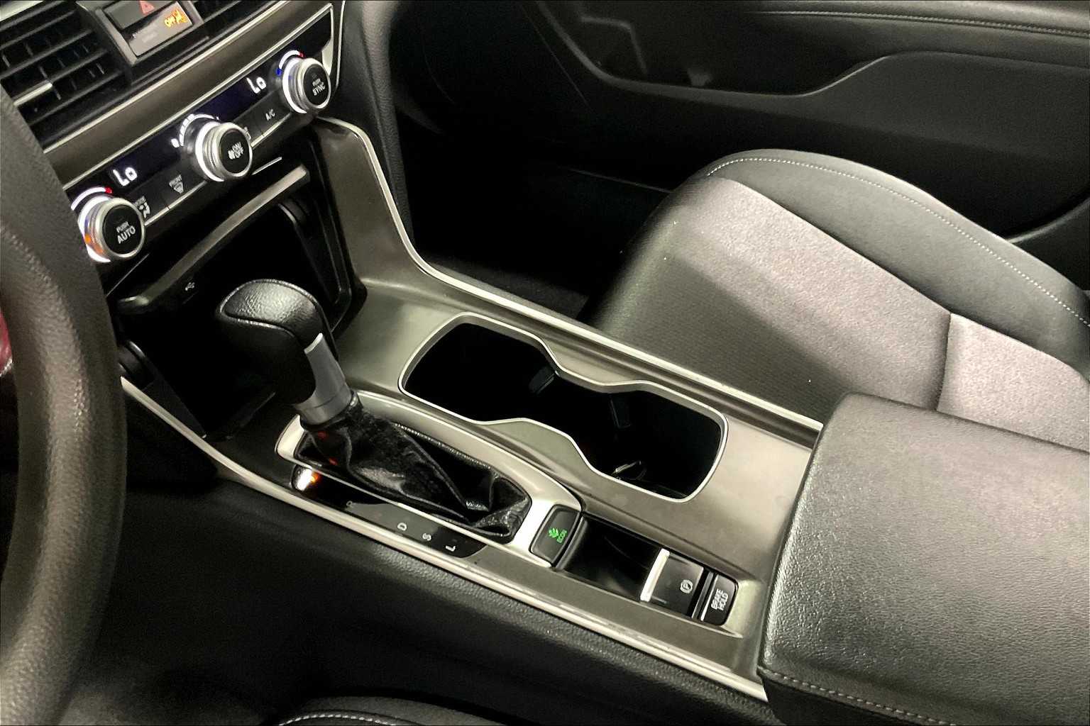 2020 Honda Accord LX - Photo 20