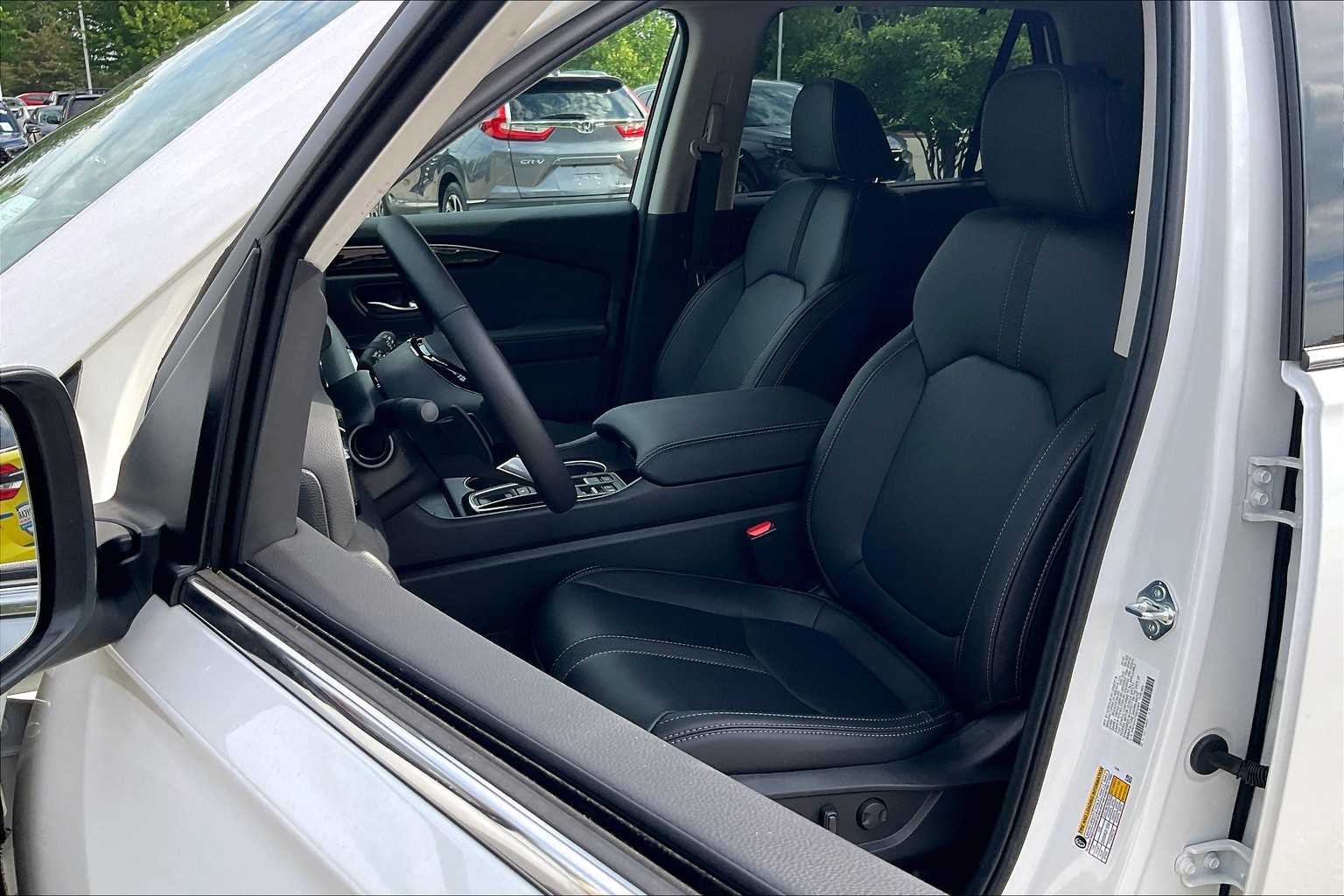 2025 Honda Pilot Touring+ - Photo 11