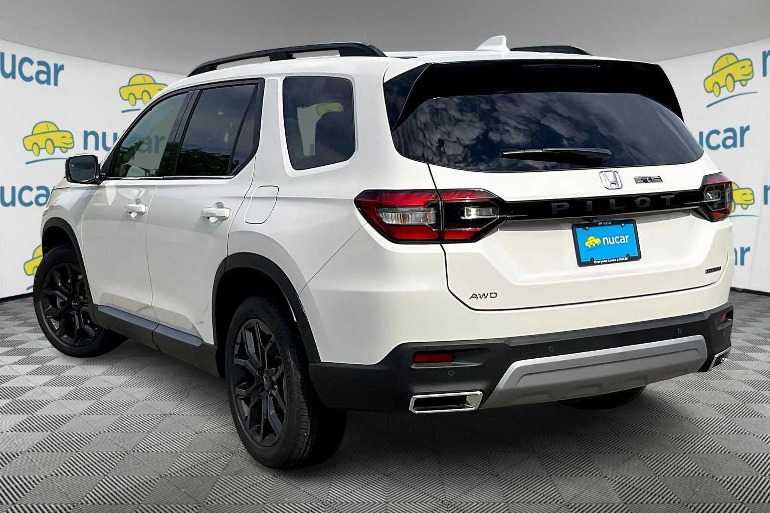 2025 Honda Pilot Touring+ - Photo 5