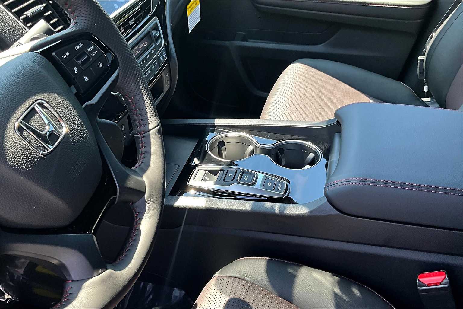 2025 Honda Ridgeline Black Edition - Photo 14