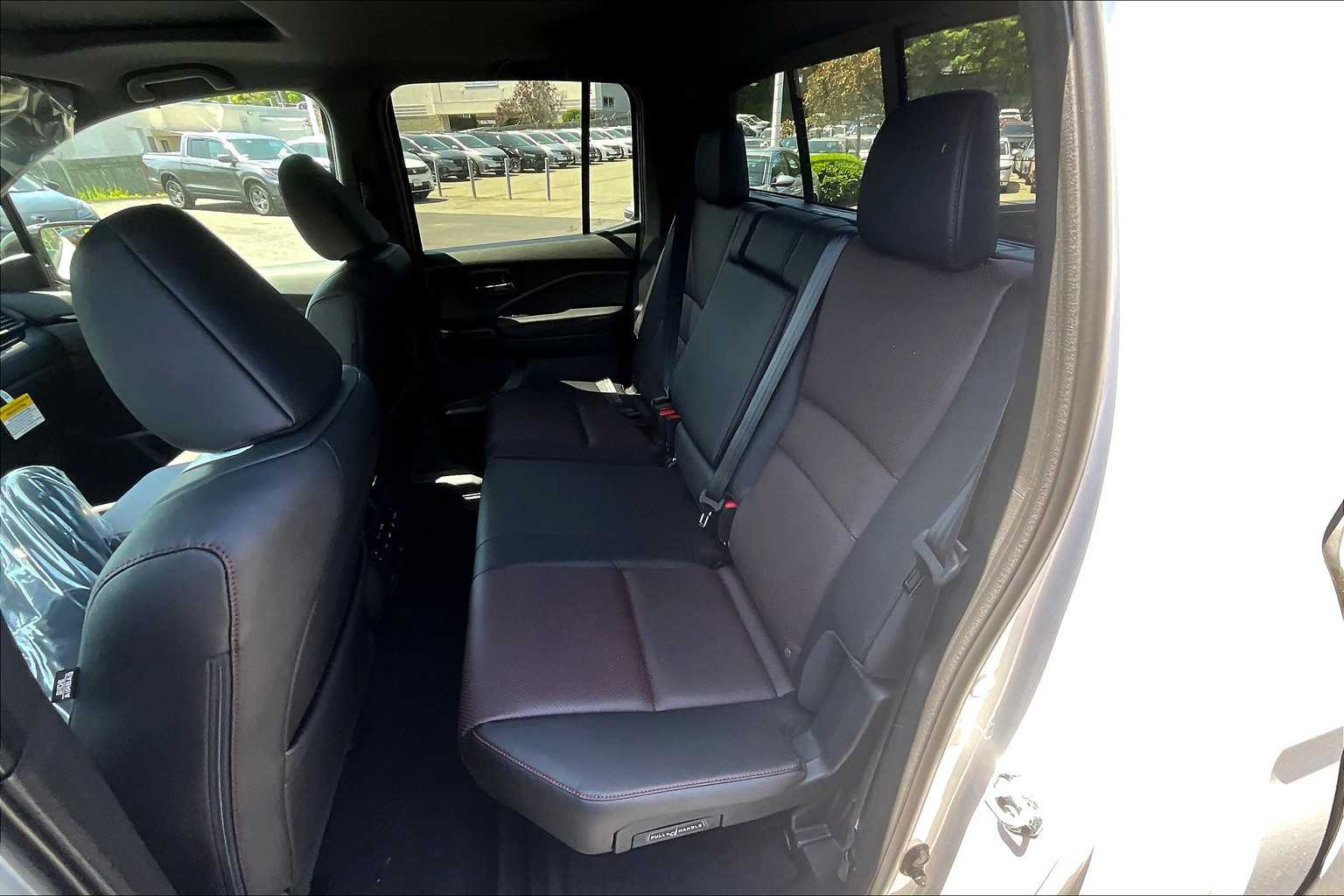 2025 Honda Ridgeline Black Edition - Photo 15
