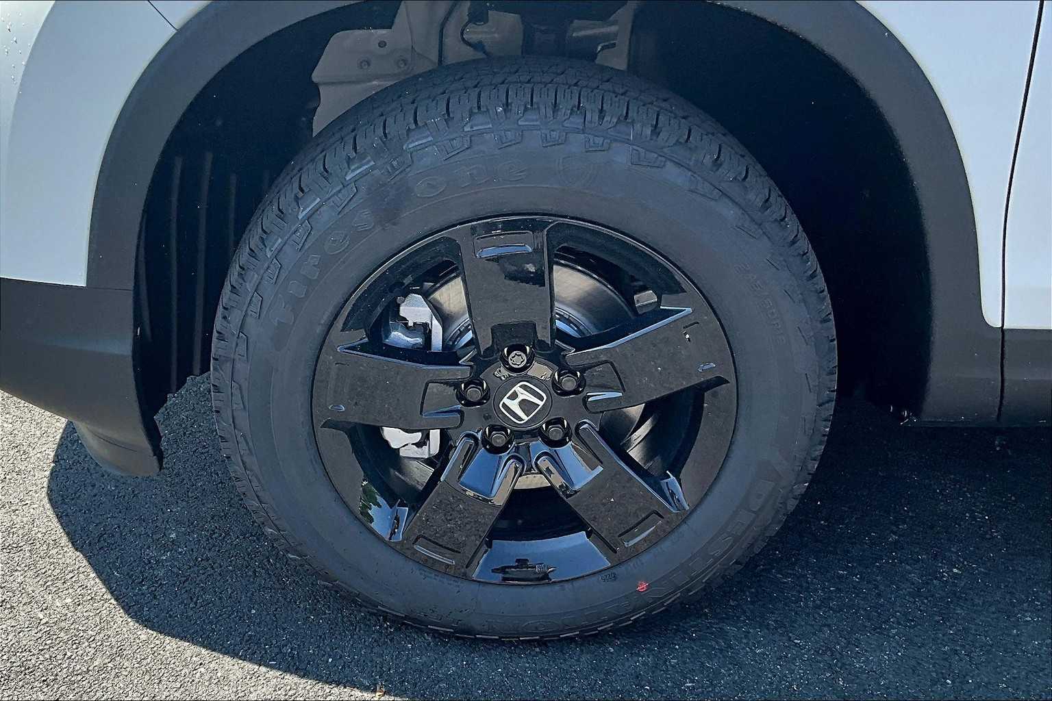 2025 Honda Ridgeline Black Edition - Photo 8
